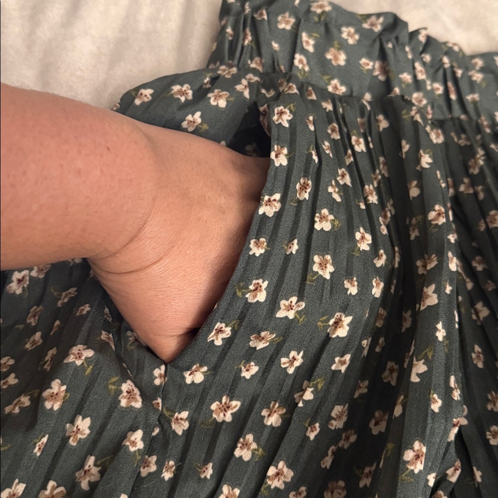 EXLURA Women's Olive Floral Pleated Maxi Skirt - Picture 8 of 8